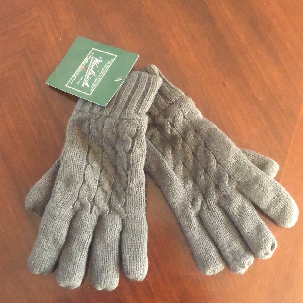Ladies Woolrich grey knit gloves NWT